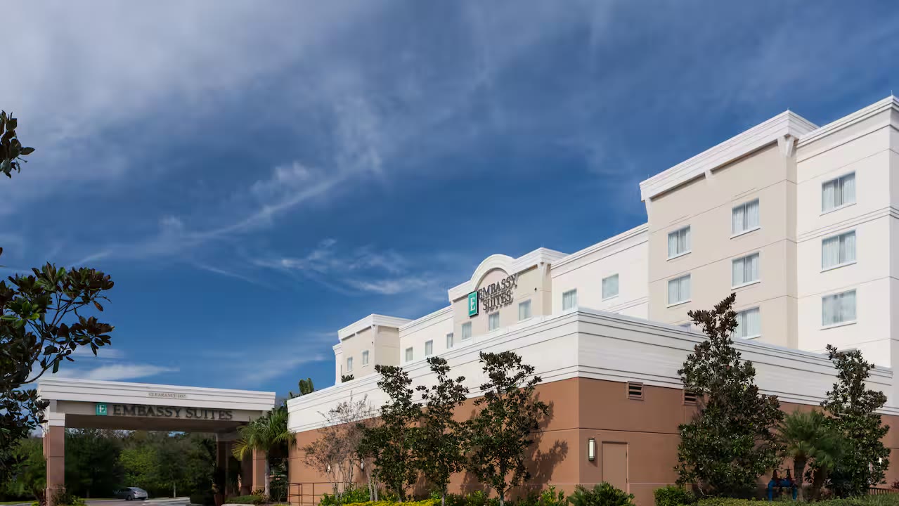 Embassy Suites Tampa Brandon exterior